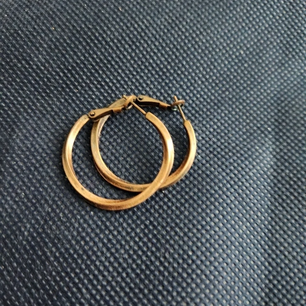 New Cookie Lee Twisted Copper Hoop Earrings 1.25 Diameter - Picture 2 of 2